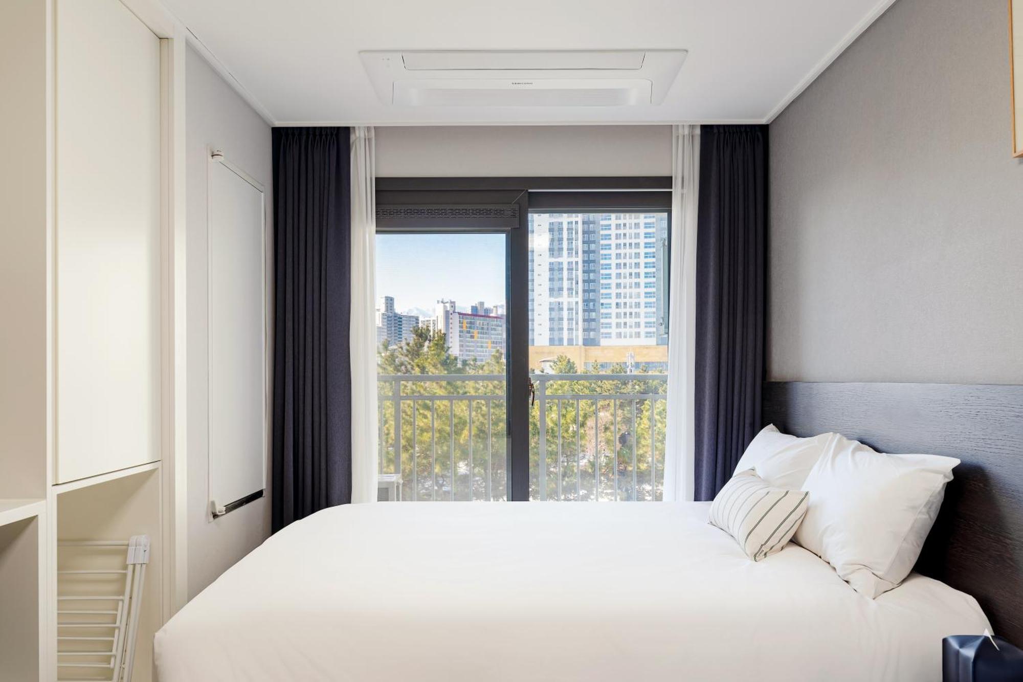 Urbanstay Sokcho Beach Ab ภายนอก รูปภาพ