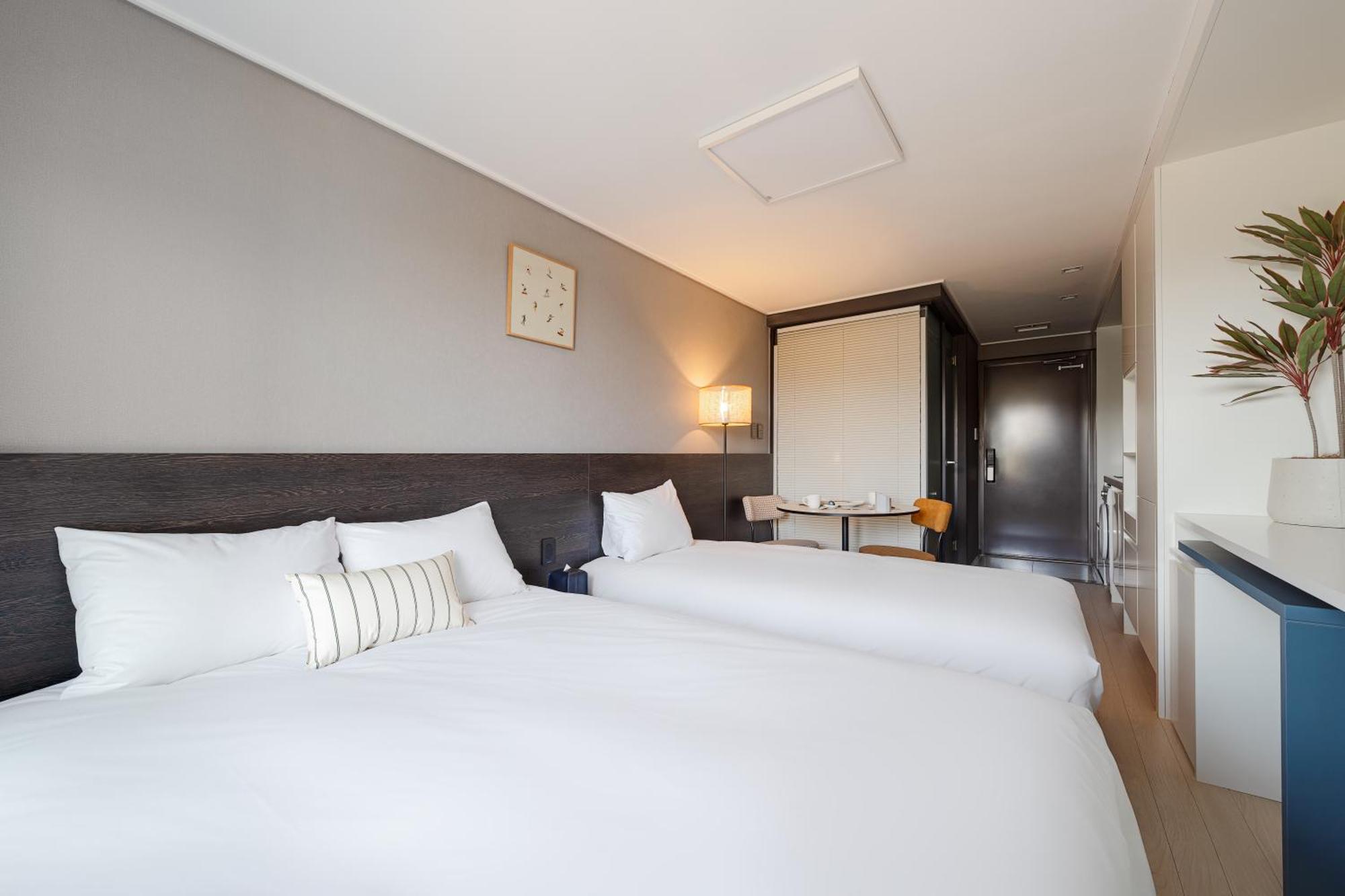 Urbanstay Sokcho Beach Ab ภายนอก รูปภาพ
