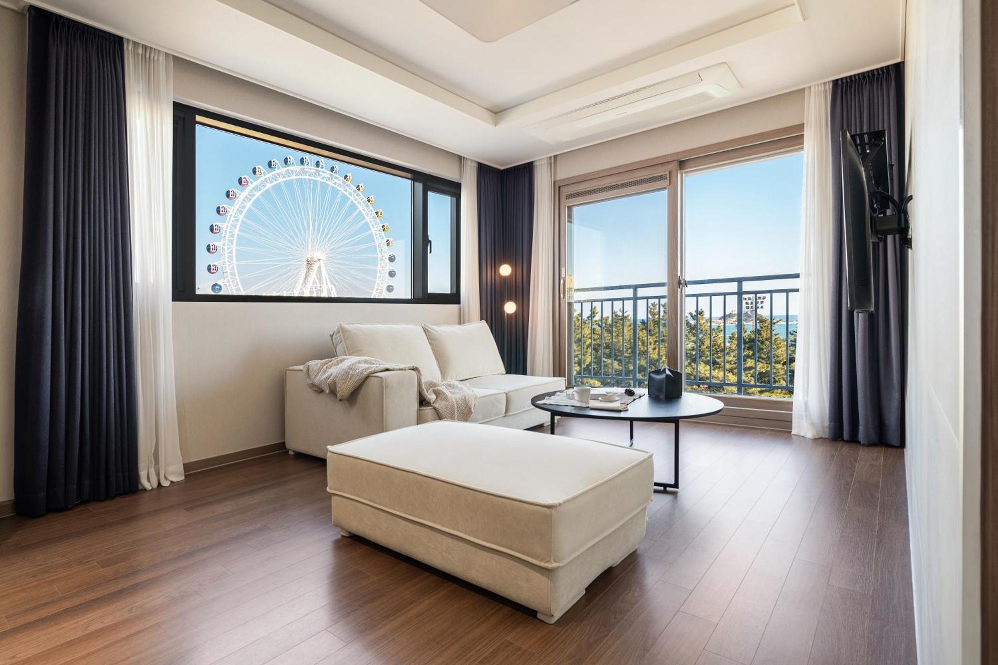 Urbanstay Sokcho Beach Ab ภายนอก รูปภาพ